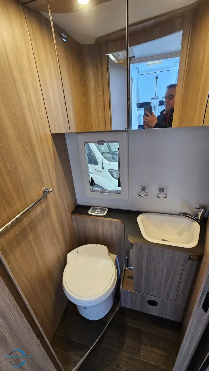 Fahrzeugbild Laika Ecovip L 4009 180PS*Automatik*Hubbett* #15