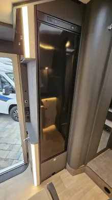 Fahrzeugbild Laika Kosmo L 409 Hubbett* Alu* RFK* Markise #13