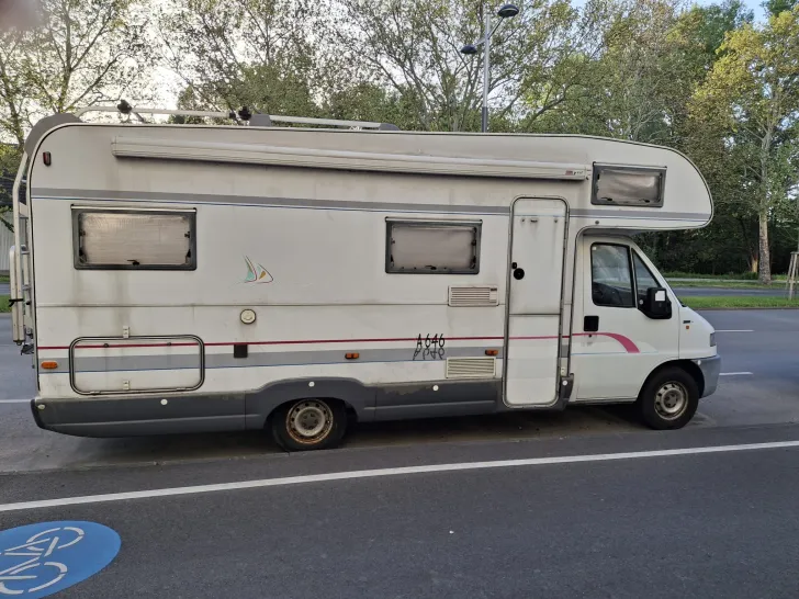 Fahrzeugbild Bürstner Alkoven A 646 #1