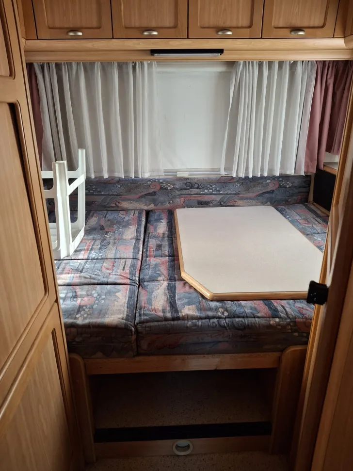 Fahrzeugbild Bürstner Alkoven A 646 #4