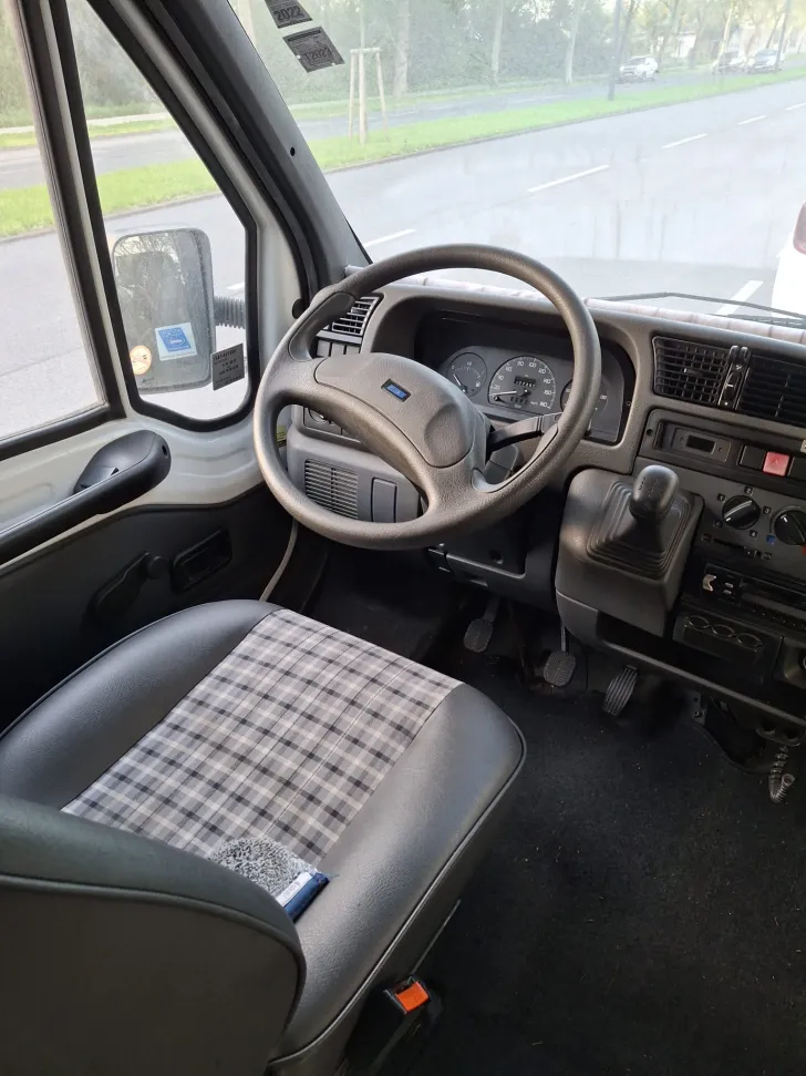 Fahrzeugbild Bürstner Alkoven A 646 #6