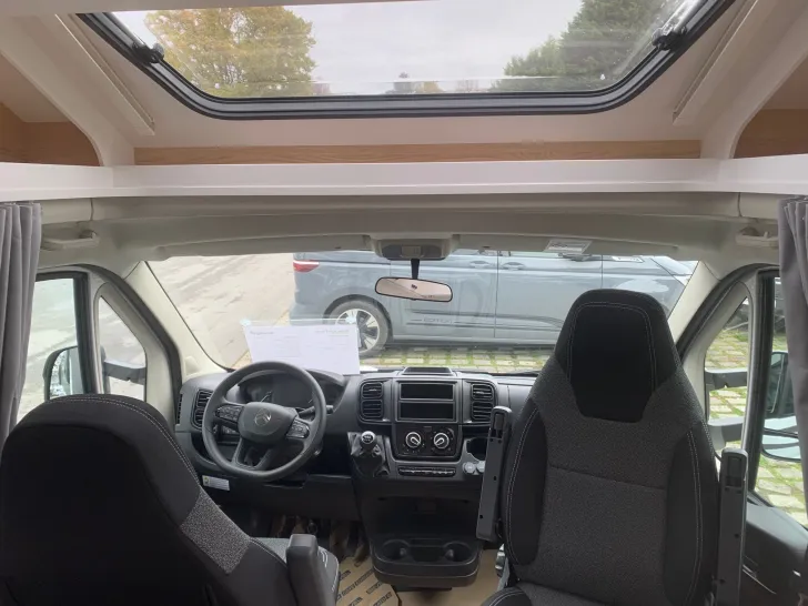 Fahrzeugbild Sunlight T 58 Paket One , Hubbett , 140 PS #4