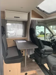 Fahrzeugbild Sunlight T 58 5,96m kurz mit Hubbett* #5