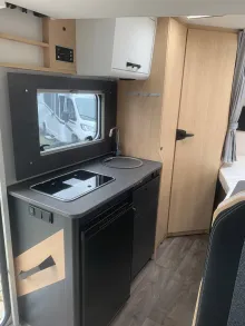 Fahrzeugbild Sunlight T 58 5,96m kurz mit Hubbett* #7