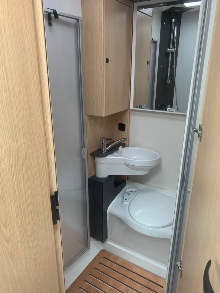 Fahrzeugbild Sunlight T 58 Paket One , Hubbett , 140 PS #9