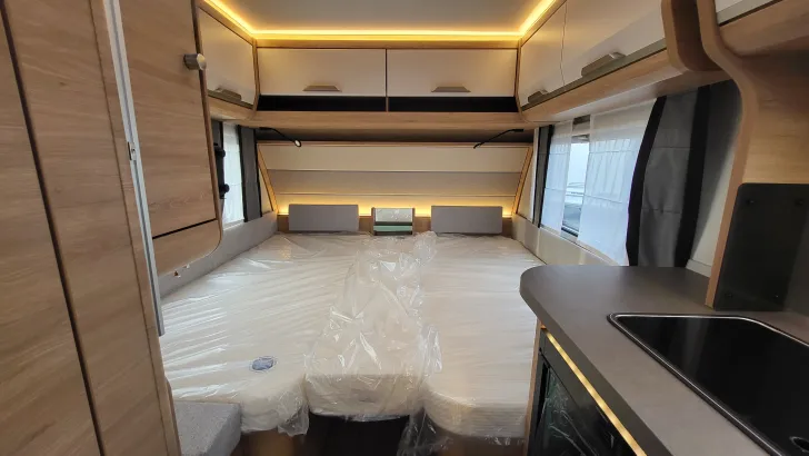 Betten Knaus Südwind 500 EU Black Selection