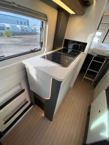 Fahrzeugbild Hobby PRESTIGE Van 640 ET First Edition #10