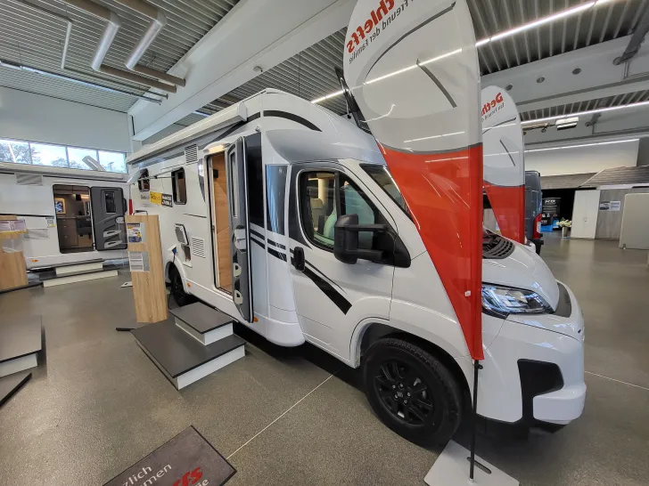 Fahrzeugbild Glücksmobil TEILINTEGRIERTE 741 EB #2