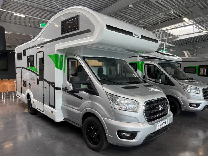 Fahrzeugbild Forster Alkoven A 699 EB, MJ26, Travel, Comfort, Driver #2