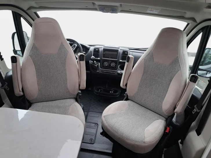 Fahrzeugbild Carado T 447 Pro+ Hubbett, Fahrradträger, Infotainer #8