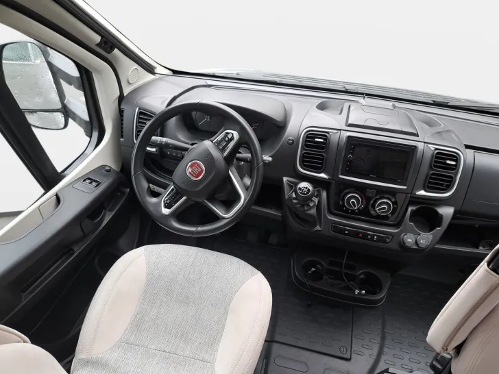 Fahrzeugbild Carado T 447 Pro+ Hubbett, Fahrradträger, Infotainer #11