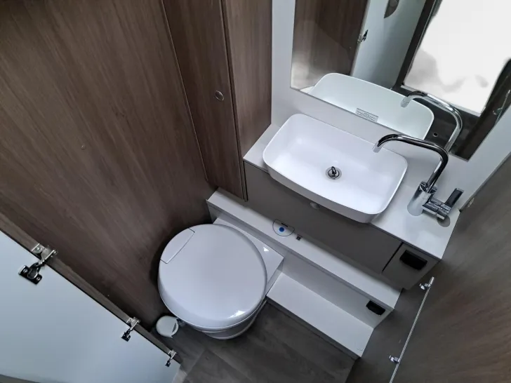 Fahrzeugbild Carado T 447 Pro+ Hubbett, Fahrradträger, Infotainer #21