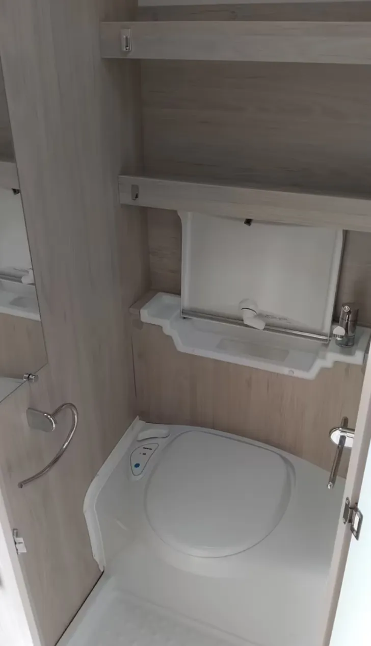 Fahrzeugbild Sterckeman Easy 390CP #6