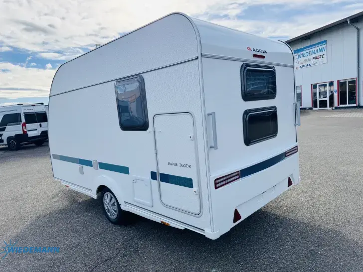 Schräg Hinten Adria Aviva 360 DK 2027 * Autark Vorb. * Fliegens