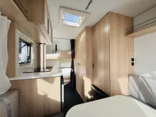 Sicht vorne-hinten Adria Aviva 360 DK 2027 * Autark Vorb. * Fliegens