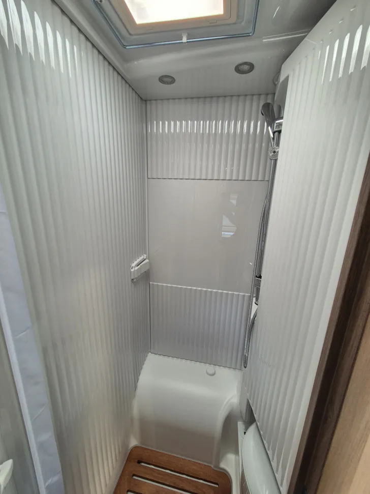 Fahrzeugbild Carado V 347 pro+, Liftbett, Automatik #21