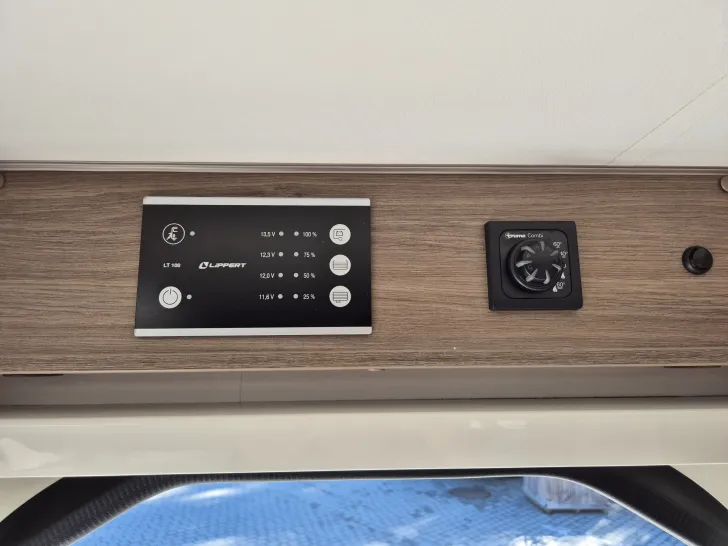 Fahrzeugbild Carado V 347 pro+, Liftbett, Automatik #28