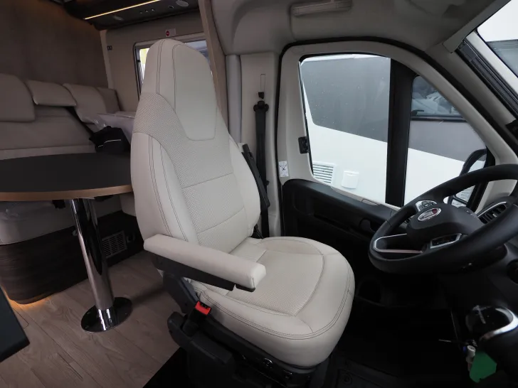 Fahrzeugbild Laika ECOVIP L 3009, Exclusives Leder, 180 PS Aut. #6