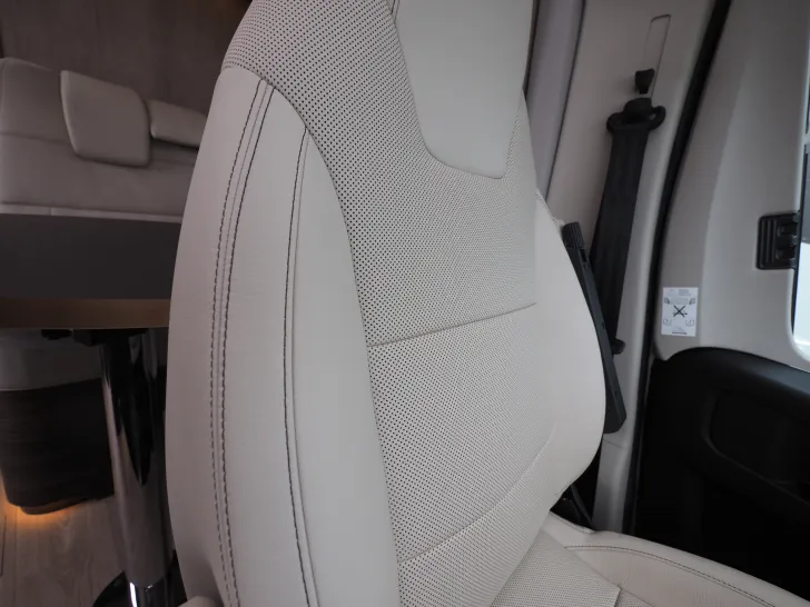 Fahrzeugbild Laika ECOVIP L 3009, Exclusives Leder, 180 PS Aut. #7