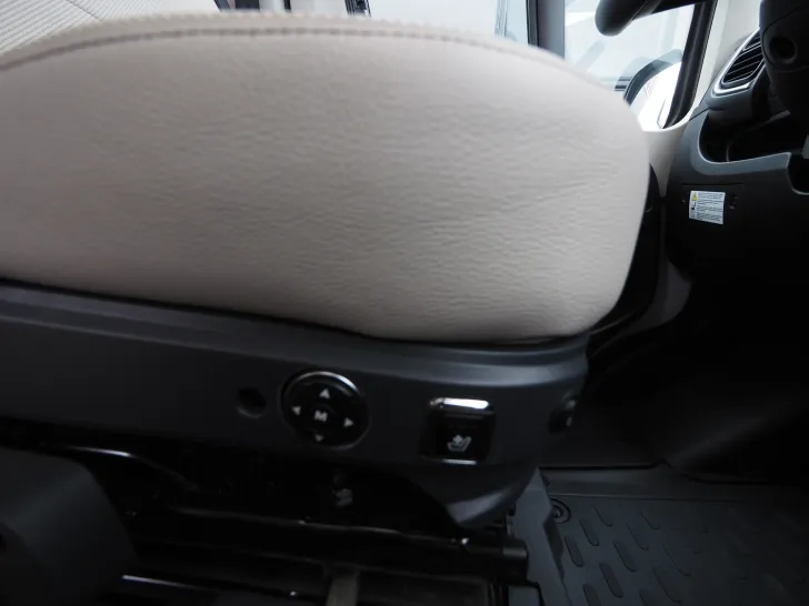 Fahrzeugbild Laika ECOVIP L 3009, Exclusives Leder, 180 PS Aut. #8