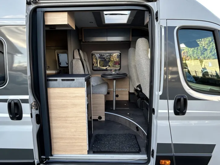 Fahrzeugbild Pössl TRENTA 640, D+E Heiz., Rahmenf., Markise, uvm #11