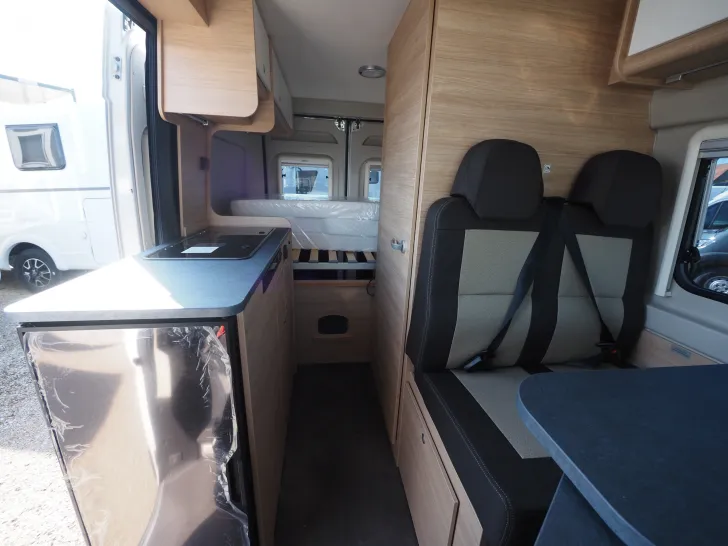 Fahrzeugbild Roadcar R 540, Aufstelldach, Markise, D-Heiz., 2. Batt. #6