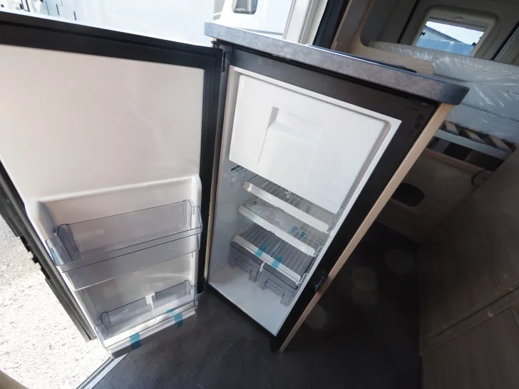 Fahrzeugbild Roadcar R 540, Aufstelldach, Markise, D-Heiz., 2. Batt. #9