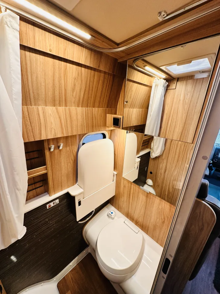 Fahrzeugbild Hymer Camper Van Grand Canyon S wenig Kilometer , 1. Hand #21