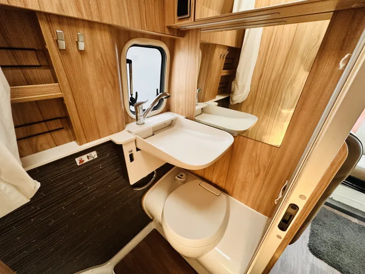 Fahrzeugbild Hymer Camper Van Grand Canyon S wenig Kilometer , 1. Hand #24