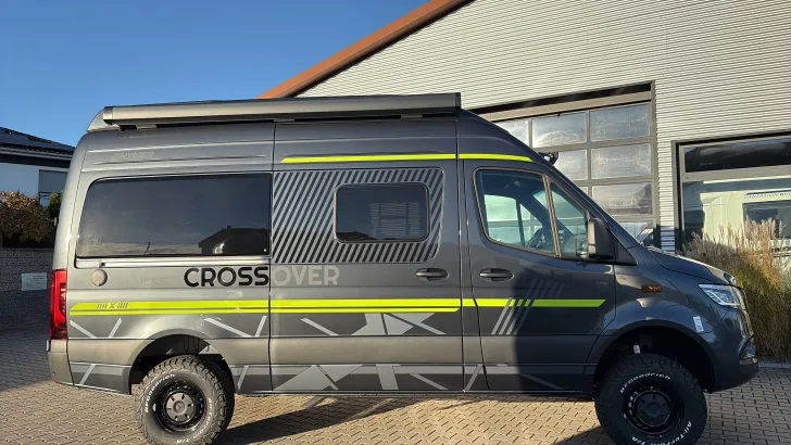 Seitlich Hymer Camper Van Grand Canyon S CrossOver Sofort verfügbar