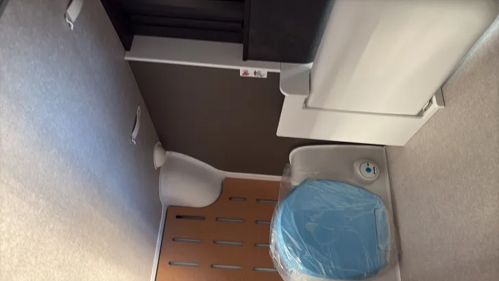 Toilette Hymer Camper Van Grand Canyon S CrossOver Sofort verfügbar