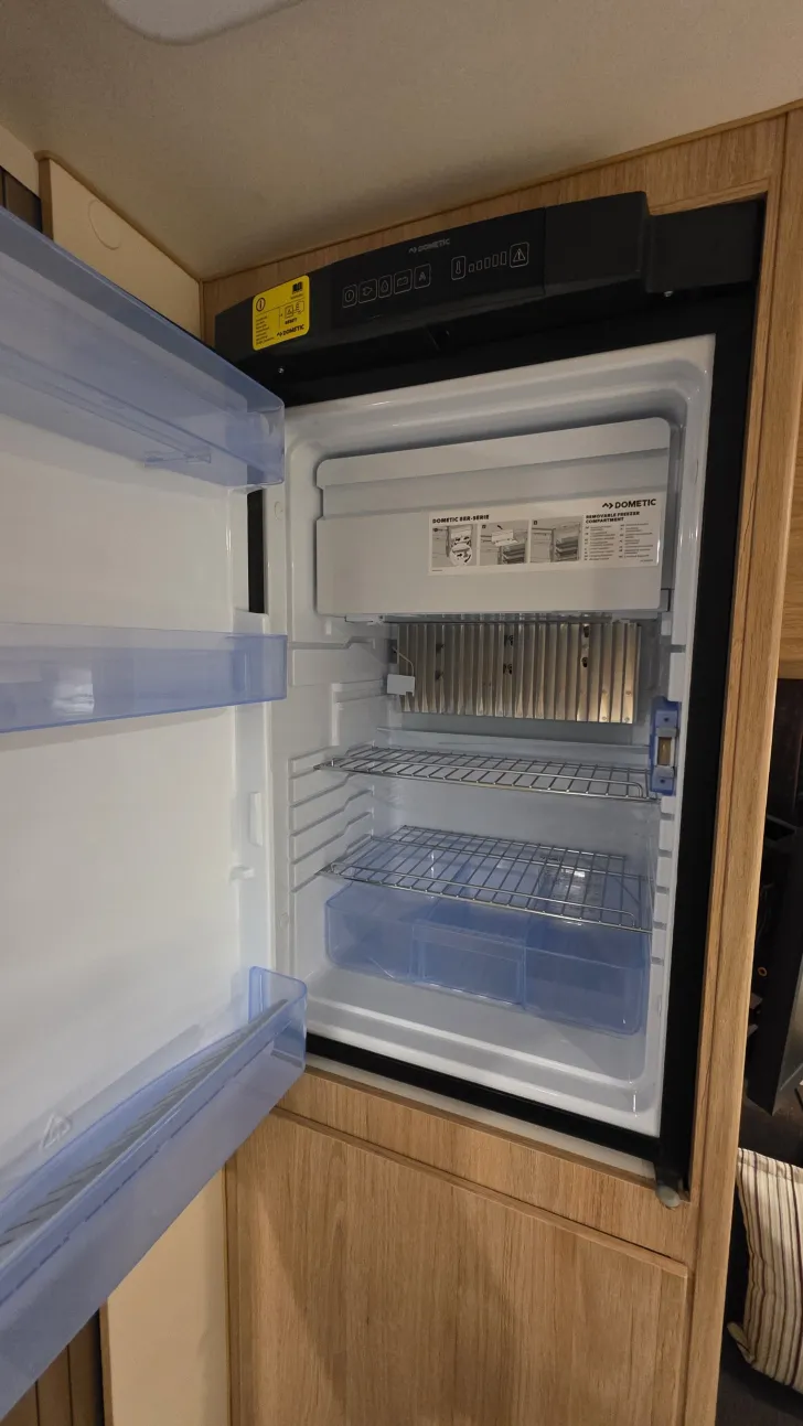 Fahrzeugbild Tischer Box 230S #8