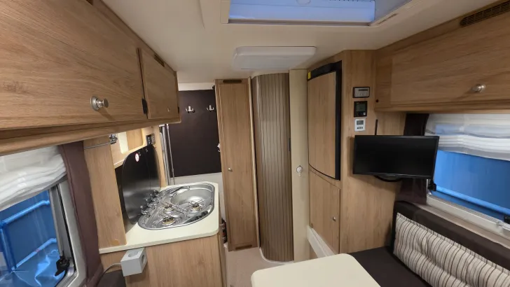 Fahrzeugbild Tischer Box 230S #9