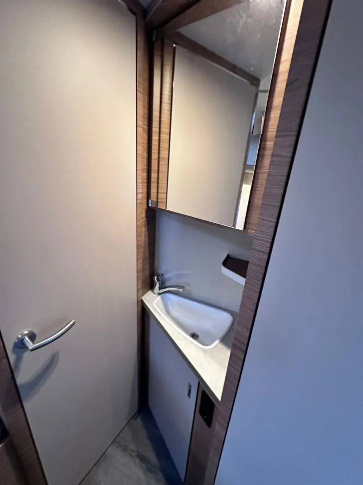 Fahrzeugbild Knaus L!VE WAVE 650 MF LIVE robuste Vermietausstattng #11