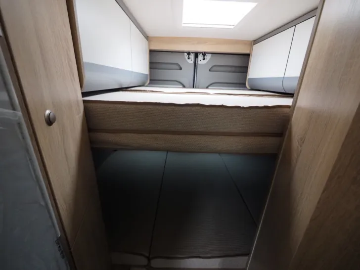 Fahrzeugbild Clever Vario Kids, D+E Heizung, Schwenkbad, Gr. Kühl #14