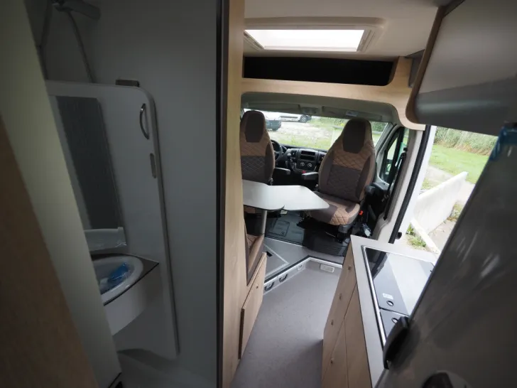 Fahrzeugbild Clever Vario Kids, D+E Heizung, Schwenkbad, Gr. Kühl #15