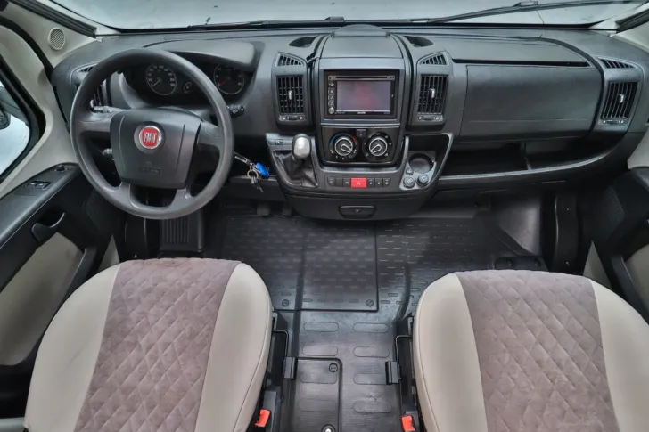 Fahrzeugbild Knaus Sun TI 700 MEG / Automatik / Einzelbetten #7