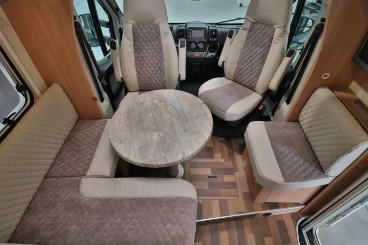 Fahrzeugbild Knaus Sun TI 700 MEG / Automatik / Einzelbetten #8