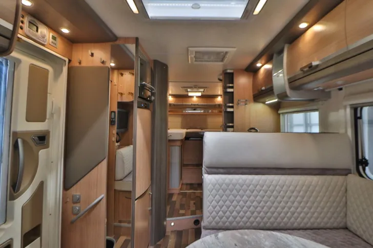 Fahrzeugbild Knaus Sun TI 700 MEG / Automatik / Einzelbetten #10