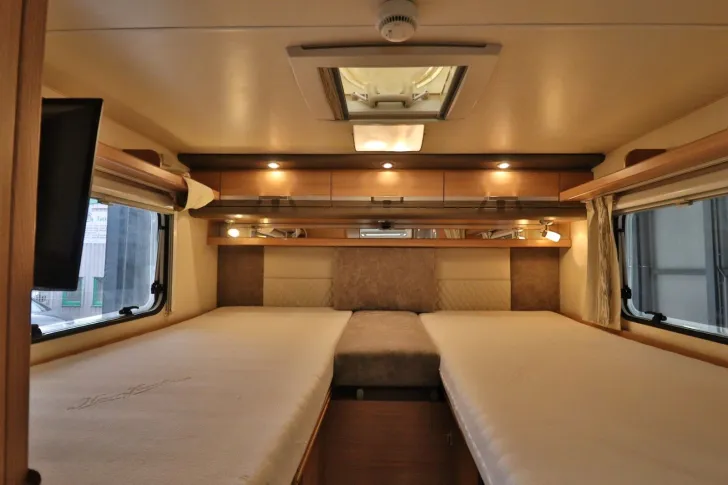 Fahrzeugbild Knaus Sun TI 700 MEG / Automatik / Einzelbetten #11