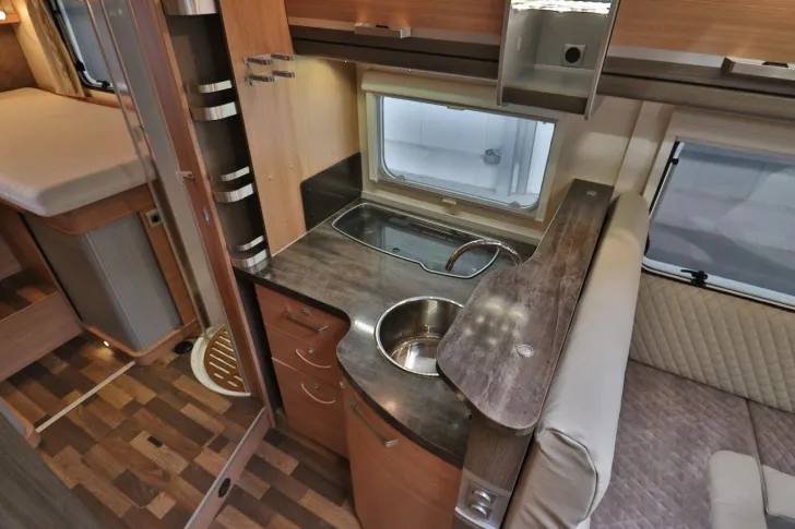 Fahrzeugbild Knaus Sun TI 700 MEG / Automatik / Einzelbetten #12