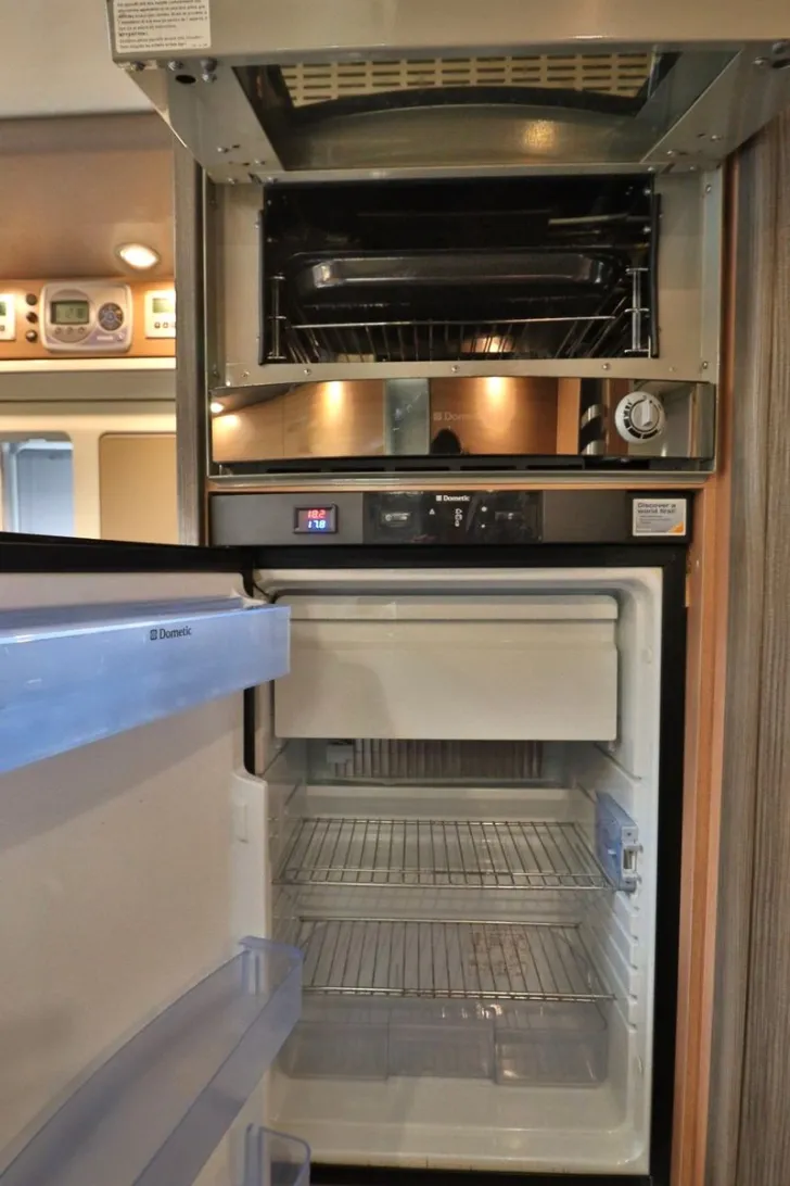 Fahrzeugbild Knaus Sun TI 700 MEG / Automatik / Einzelbetten #13