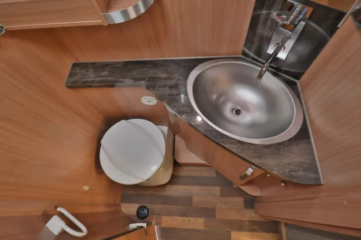 Fahrzeugbild Knaus Sun TI 700 MEG / Automatik / Einzelbetten #14