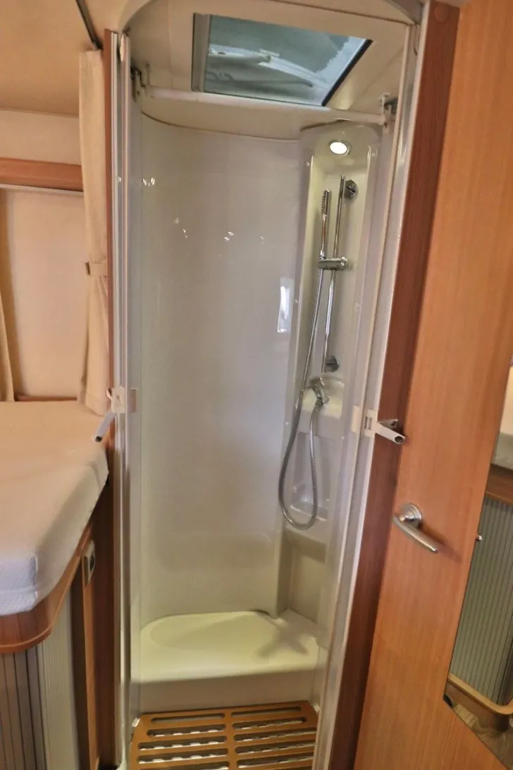 Fahrzeugbild Knaus Sun TI 700 MEG / Automatik / Einzelbetten #15