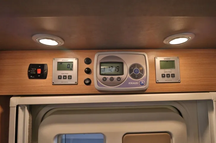 Fahrzeugbild Knaus Sun TI 700 MEG / Automatik / Einzelbetten #16