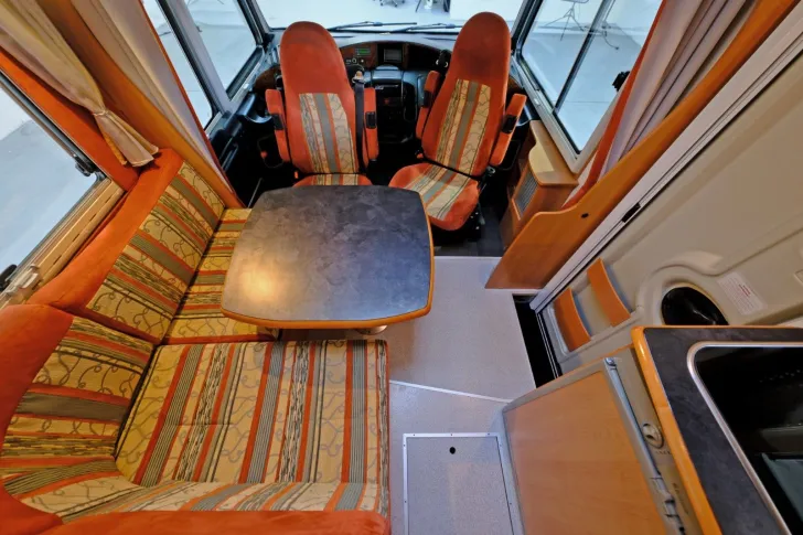 Fahrzeugbild Eura Mobil I 630 HB/Festbett+Hubbett/Klima/Solar/dop.Boden #8