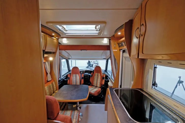 Fahrzeugbild Eura Mobil I 630 HB/Festbett+Hubbett/Klima/Solar/dop.Boden #9