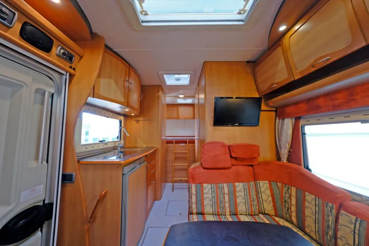 Fahrzeugbild Eura Mobil I 630 HB/Festbett+Hubbett/Klima/Solar/dop.Boden #10