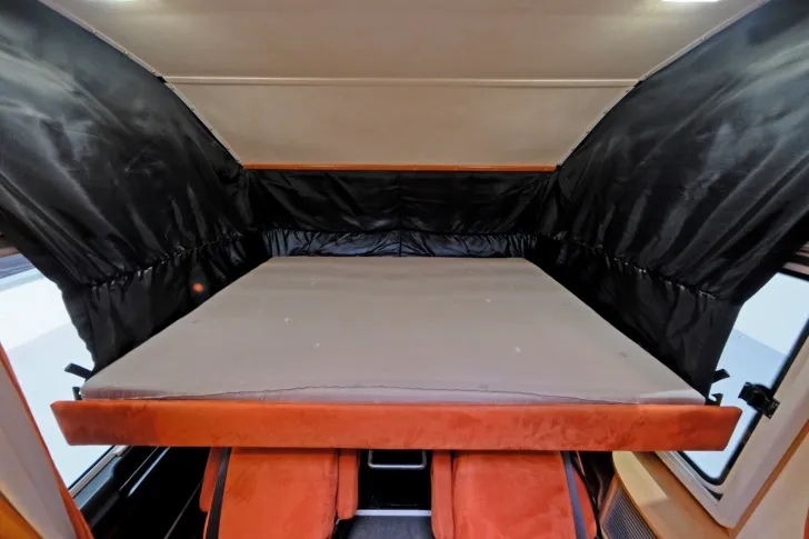 Fahrzeugbild Eura Mobil I 630 HB/Festbett+Hubbett/Klima/Solar/dop.Boden #12