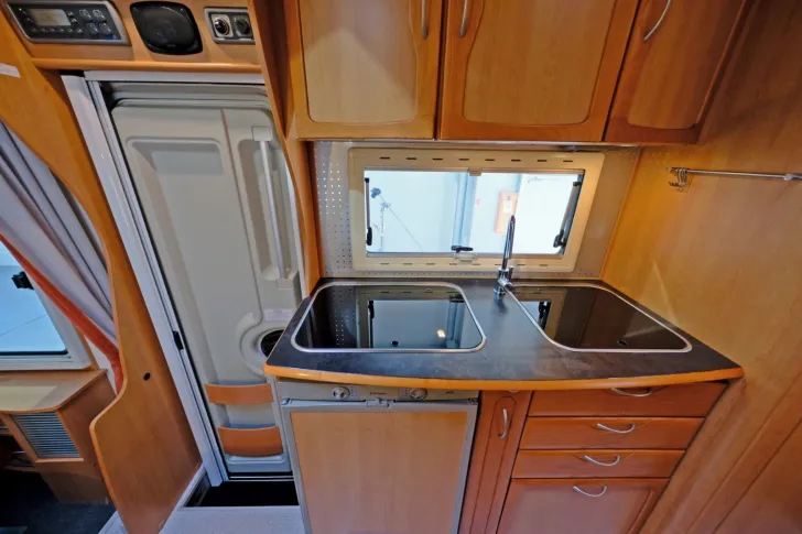 Fahrzeugbild Eura Mobil I 630 HB/Festbett+Hubbett/Klima/Solar/dop.Boden #13